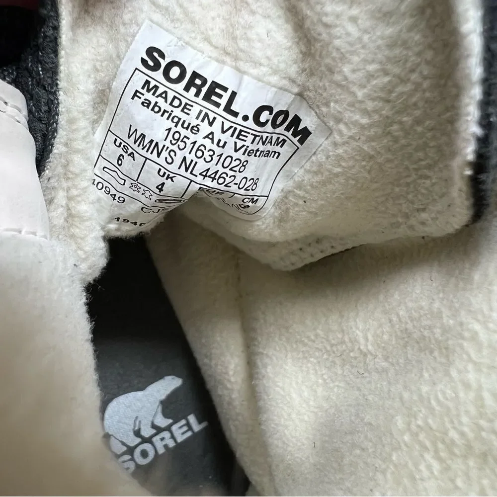Sorel Joan Explorer Boot Size 6